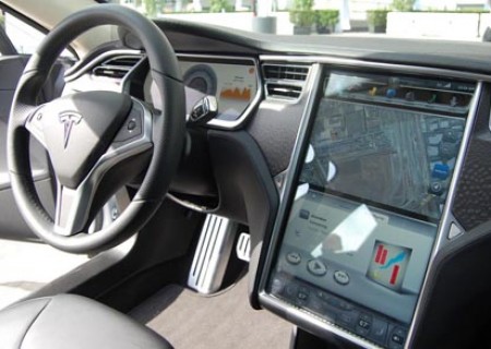 Auto elctrico Tesla apela al cliente ms exigente