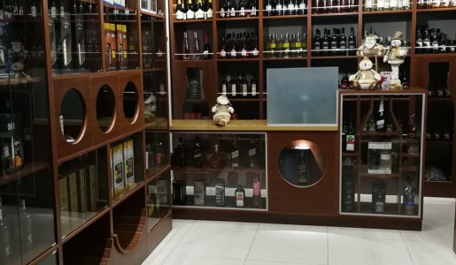 VENTA DE LICORES NACIONALES E IMPORTADOS