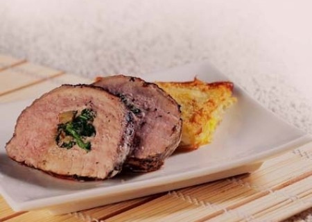 Bife de cerdo relleno