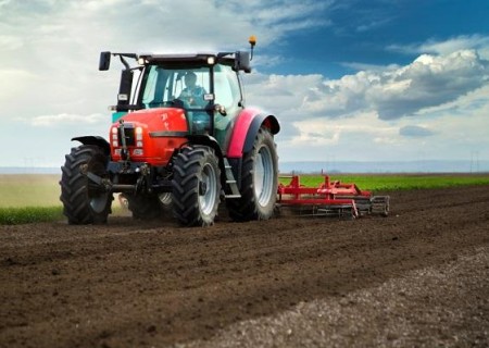 Cómo deben circular los tractores