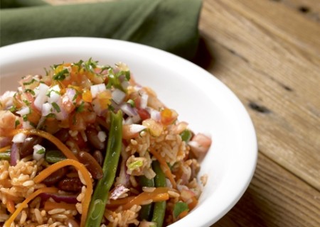 Arroz revuelto con frejoles y verduras