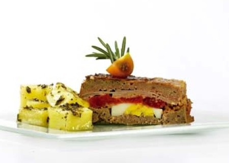 Molde de carne con papas al orégano y limón