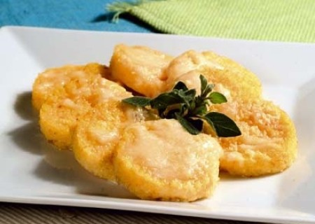 Ñoquis de polenta a la romana