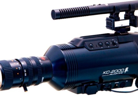 KC-2000, videocámara que convierte la noche en día