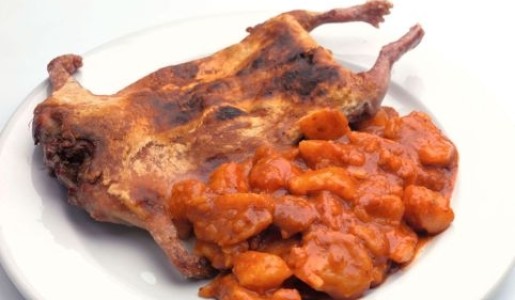 Cuy frito con picante de papas