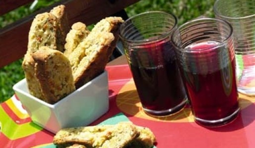 Biscotti de nueces y tomates confitados