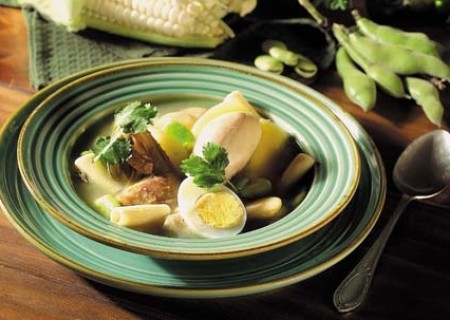 Caldo de gallina y pichones
