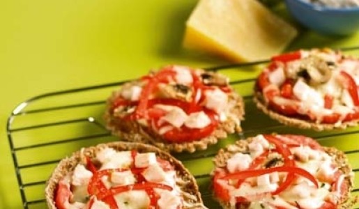 Pizza en pan pita con jamón