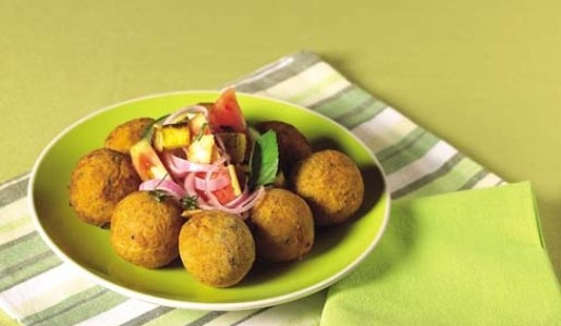Falafel con ensalada árabe
