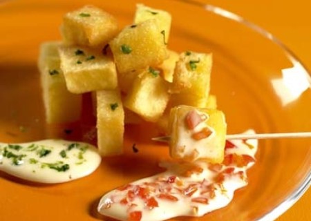 Papas bravas con mayonesas