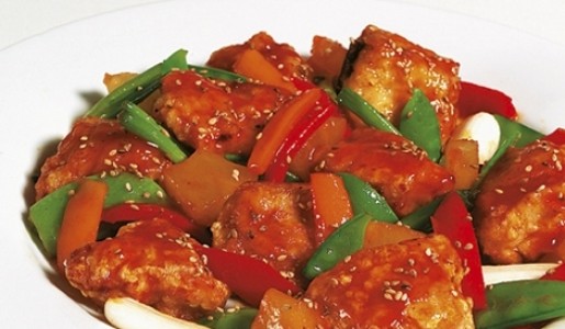 Pollo arrebozado con piña