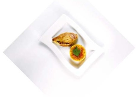 Pollo al curry y napoleón de papas y vainitas
