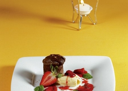 Soufflé caliente de chocolate y helado de mascarpone