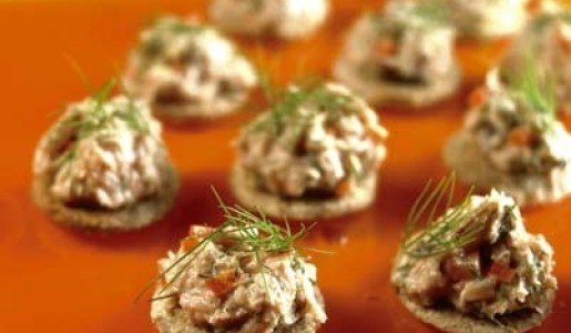 Cóctel de cangrejo en tostadas