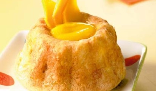 Volcancitos de arroz, tofu y chirimoya en salsa de mango