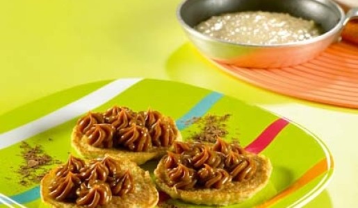 Panquequitos de quinua con manjar de lúcuma