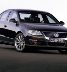 Volkswagen entrega la primera unidad del nuevo Passat en Alemania
