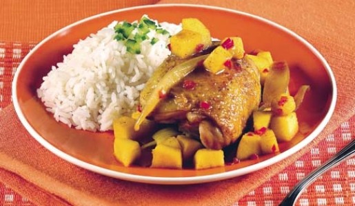 Pollo especiado con manzanas