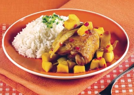 Pollo especiado con manzanas