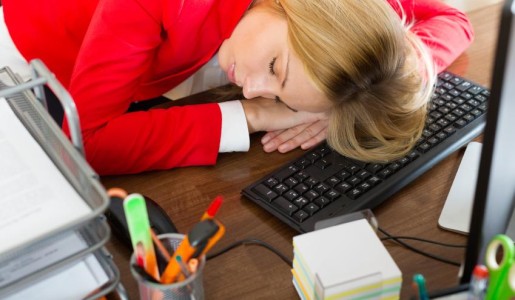 Cómo combatir el sueño en el trabajo