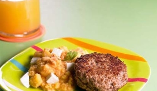 Puré de ollucos y hamburguesas caseras