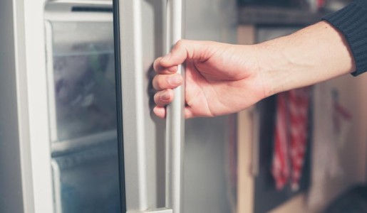 Cuánto hay que esperar para enchufar una nevera