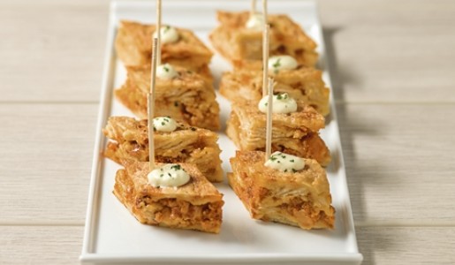 Tortilla de papas chip y salchicha de Huacho