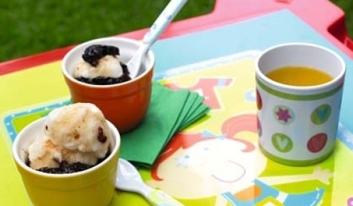 Helado de tofu y guindones en almíbar