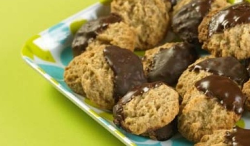 Galletas de naranja bañadas en chocolate