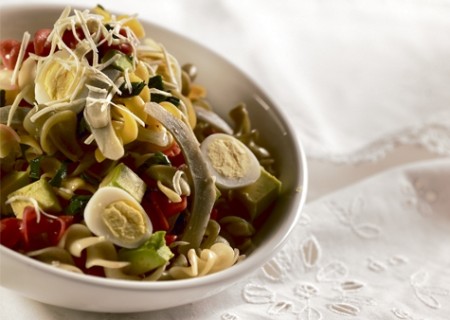 Ensalada fusilli con palta