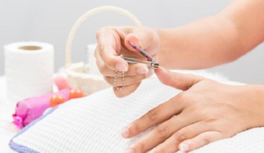Cómo cortar las uñas de las manos