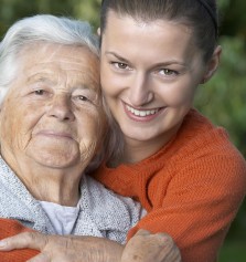 Cmo elegir un cuidador para una persona mayor
