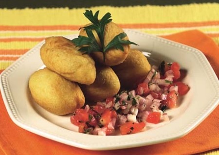 Yuquitas rellenas con ají de queso