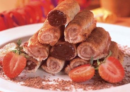 Rollitos de chocolate y fresa
