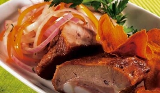 Chicharrón con salsa criolla