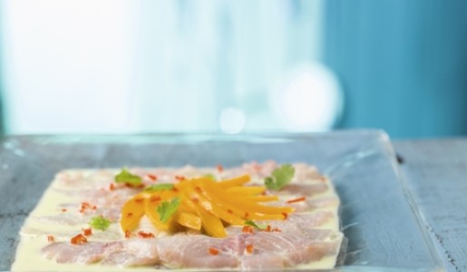 Tiradito en leche de coco