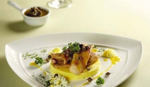 Causa rellena a la mantequilla negra