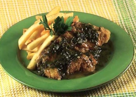 Bistecs de tapa en salsa de perejil