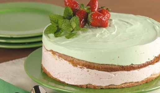 Torta de fresas y menta