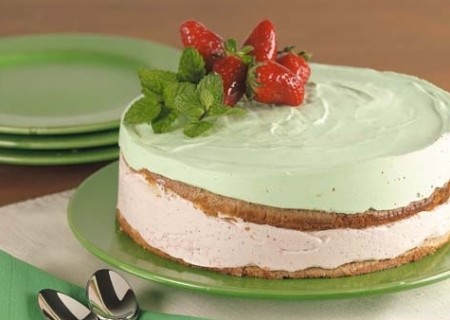 Torta de fresas y menta