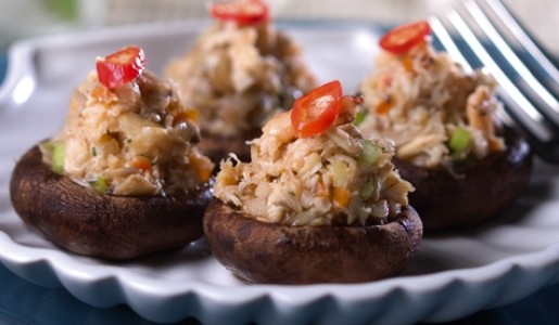 Hongos portobello rellenos de cangrejo