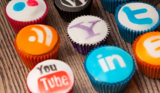 ¿Cómo las redes sociales pueden aumentar la popularidad de un blog?