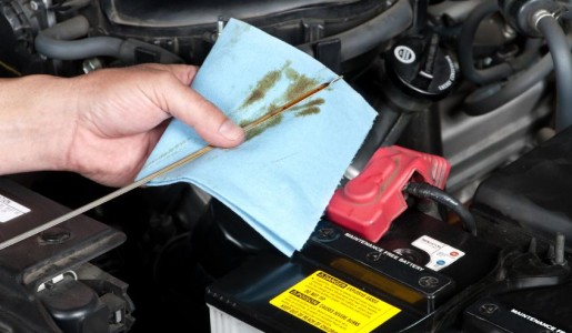 Qué pasa si mi coche tiene más aceite