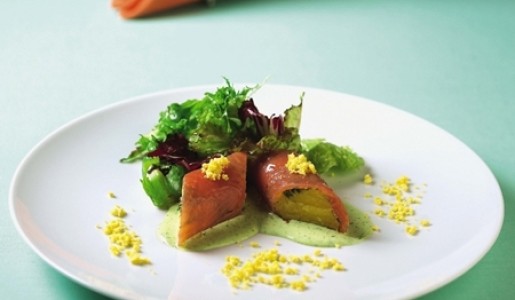 Canelón de trucha ahumada con papa huamantanga