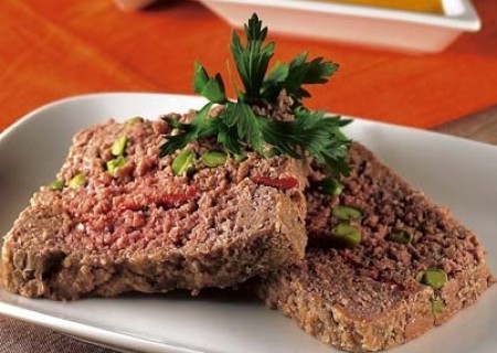 Molde de carne aliñado al ajo