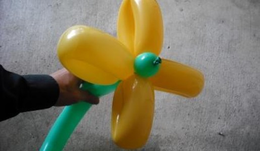 Cómo hacer una flor con globos