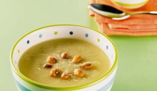 Crema de coliflor y curry con canchita serrana