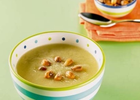 Crema de coliflor y curry con canchita serrana