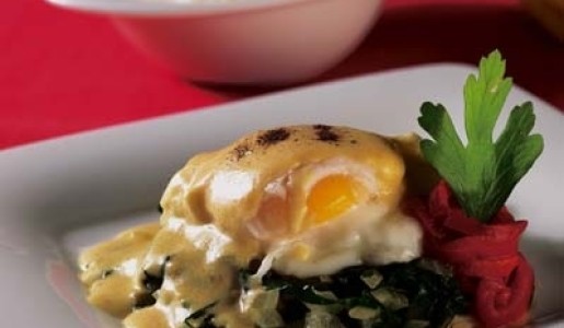 Huevos poché a la florentina
