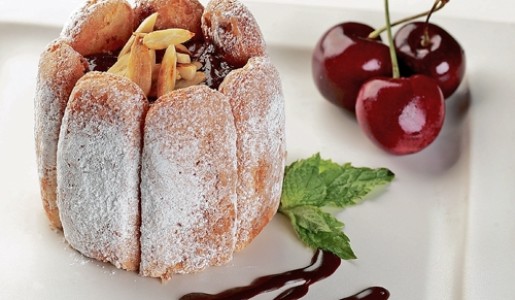 Carlota de chocolate almendrada